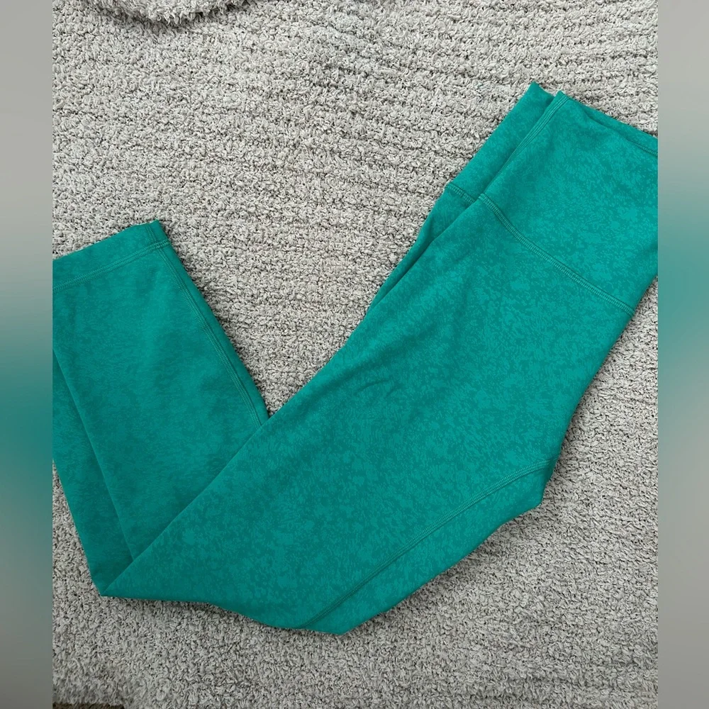 lululemon Wunder Train High Rise Crop 23” - Picture 1 of 5